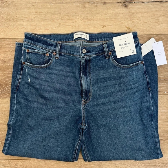 NWT-Abercrombie & Fitch High Rise Mom Jeans - Picture 4 of 6